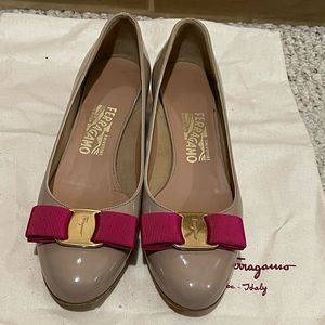 Ferragamo Vara Bow Pump